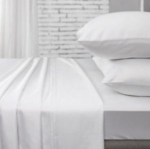 6 piece sheet set. Full size white